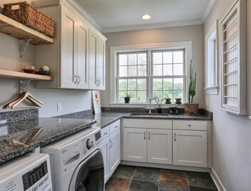 country farmhouse washroom
