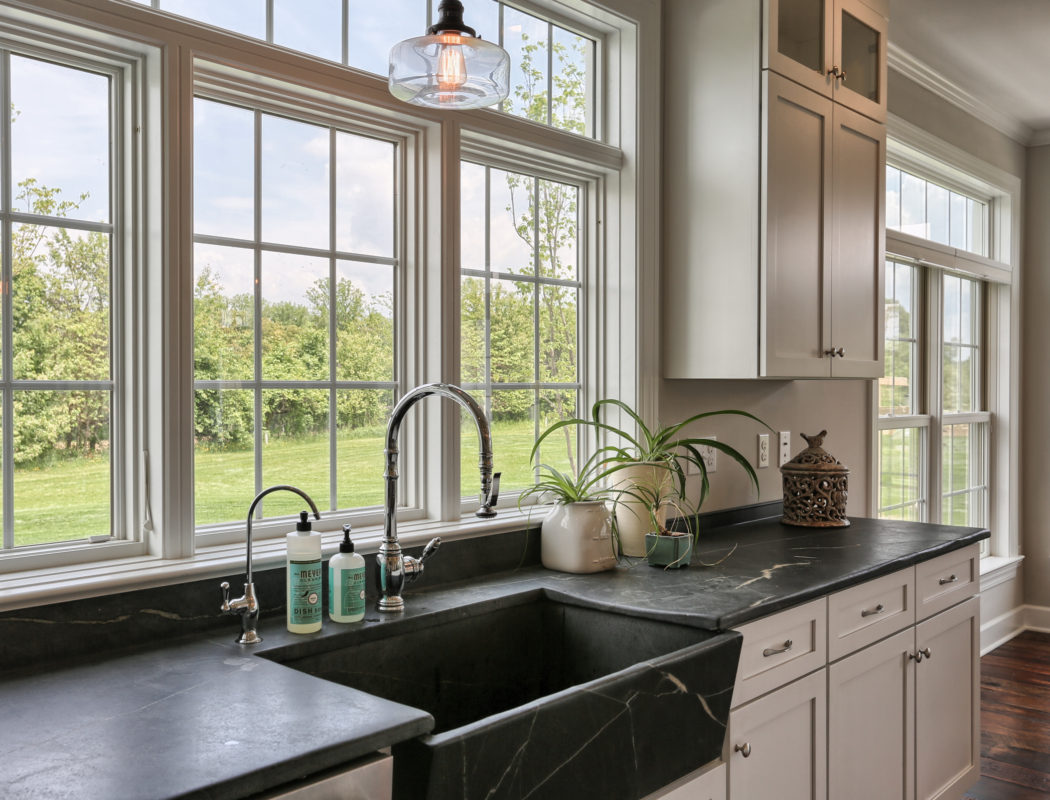 country farmhouse kitchen sink