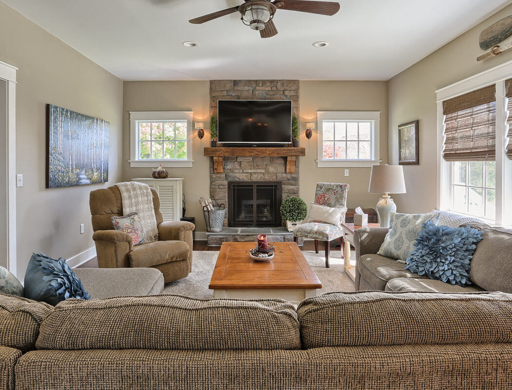 craftsman cottage living room