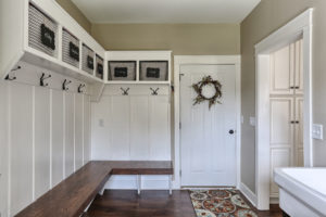 craftsman cottage mud room