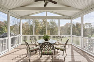 craftsman cottage screened in deck