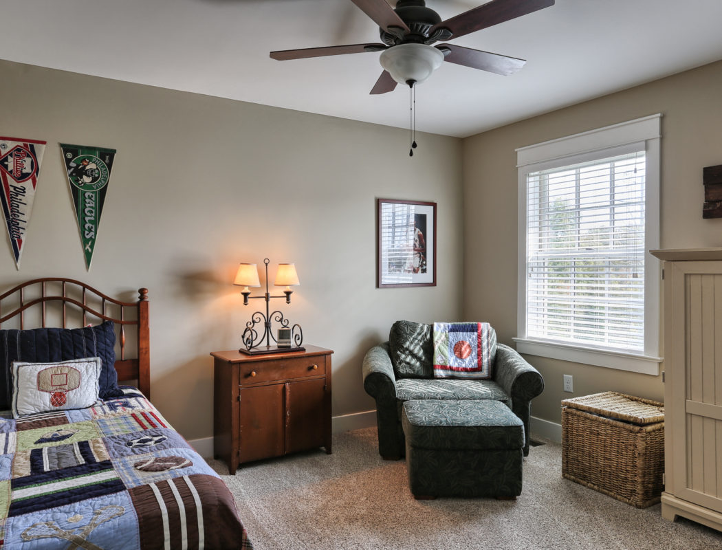 craftsman cottage guest bedroom